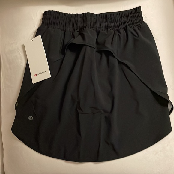 NWT Lululemon Hotty Hot HR Skirt Long Black Size 2 Shorts Underneath - Picture 9 of 11